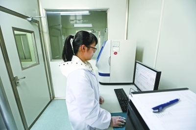 30年前看别人下棋弄丢儿子 30年后亲子鉴定认回儿子